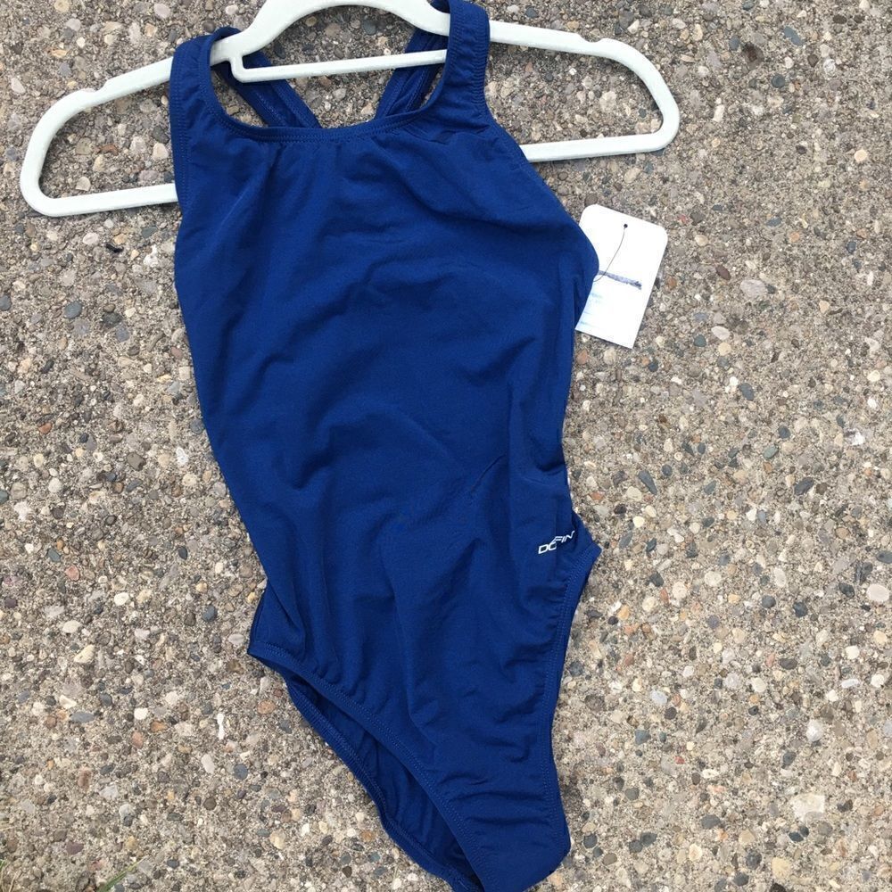 DOLFIN SWIMMING 🏊♀️ - Picture 2 of 11